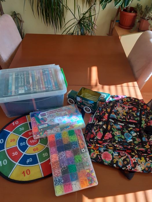 Сет детски филми + 2 комплекта за гривни и раница