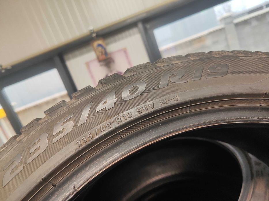 4бр. зимни гуми 235/40/19 Pirelli