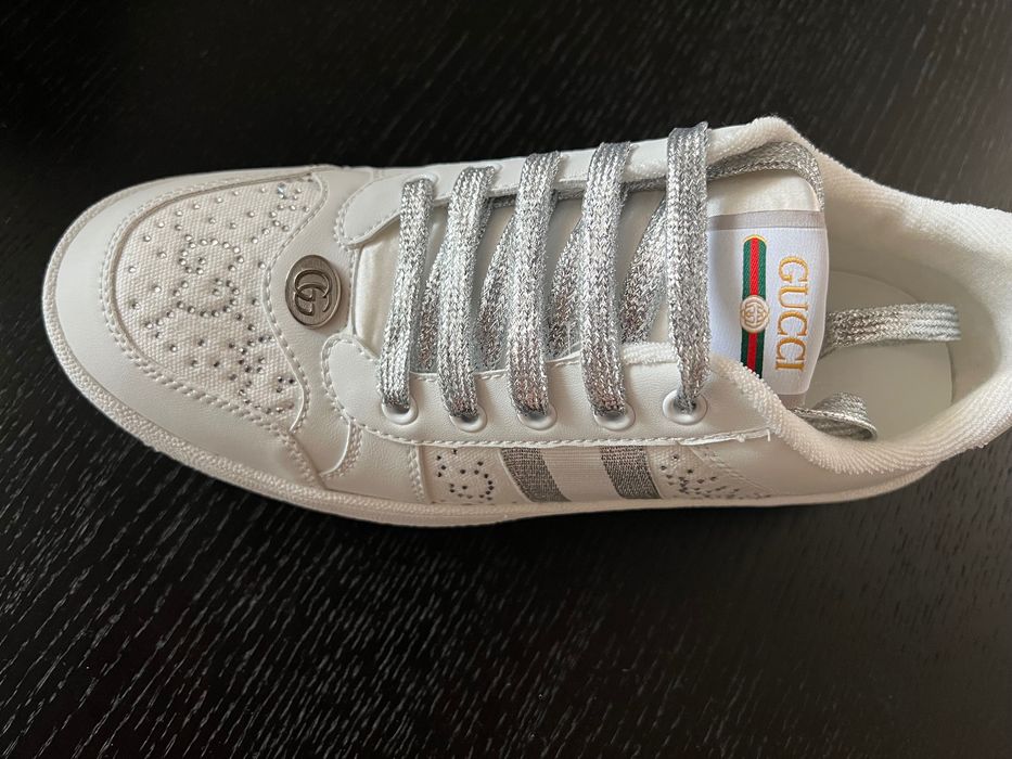 Продавам кецове на Gucci , модел 2024