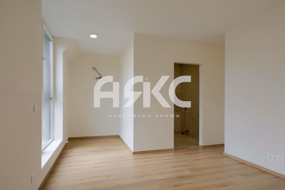 Продава се Тристаен апартамент в София, Манастирски ливади - 155 кв.м за 1096 €/кв.м - Снимка #4