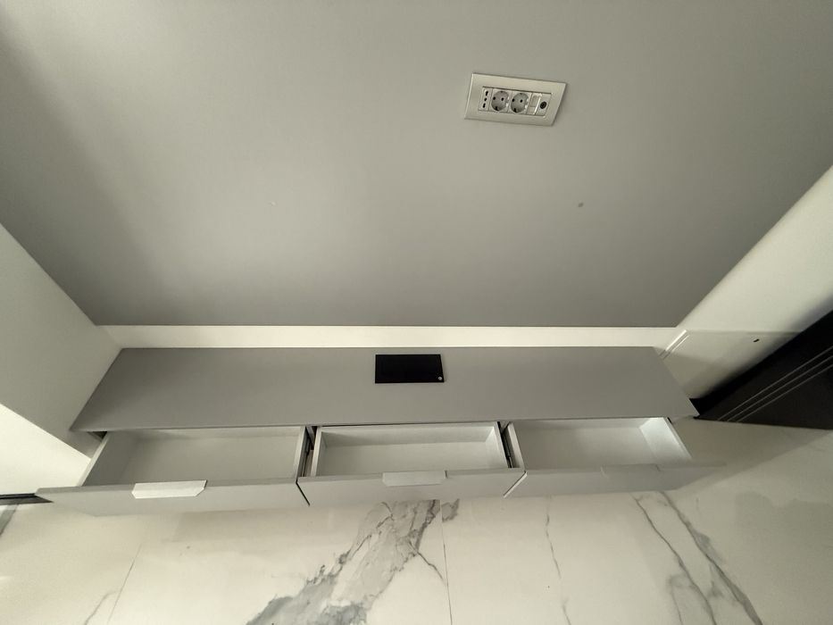 Comodă TV suspendată, 220 cm, gri mat – stare nouă