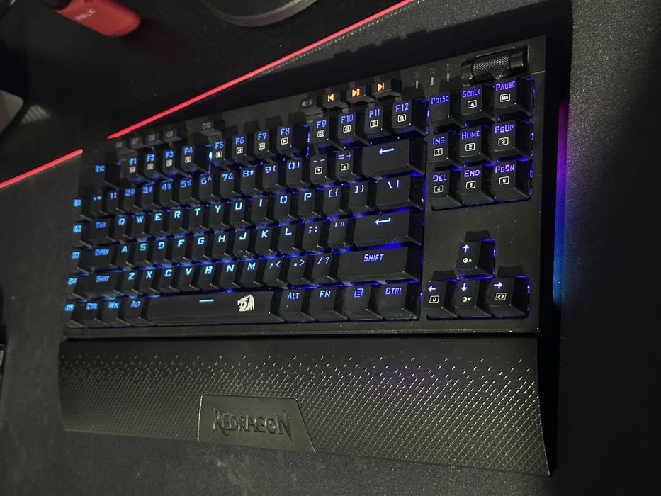 Tastatură Redragon K588 Brahma – stare excelentă