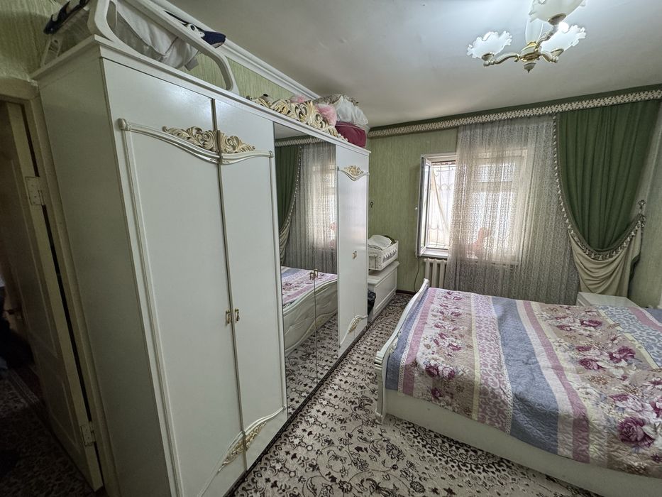 Mebellar sotiladi: Spalniy Nabor