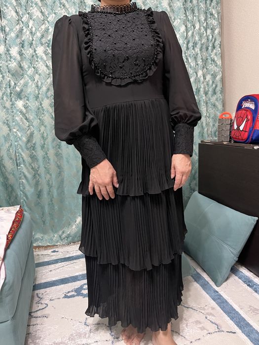 Черное платье вечернее