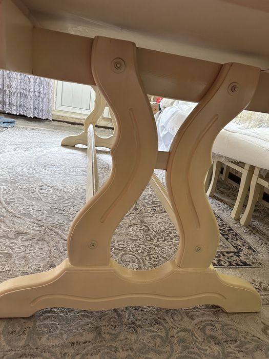 Продаю овальный стол 3-3,5метр