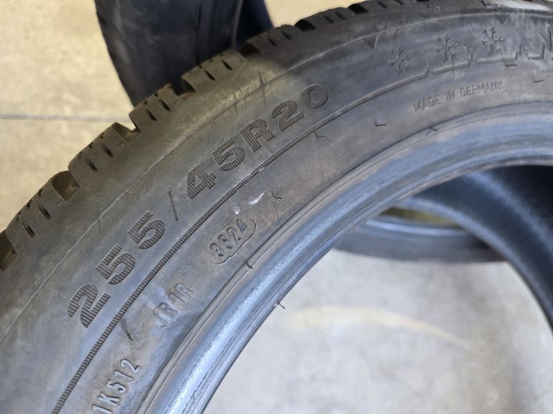 255/45/20 DUNLOP 2бр