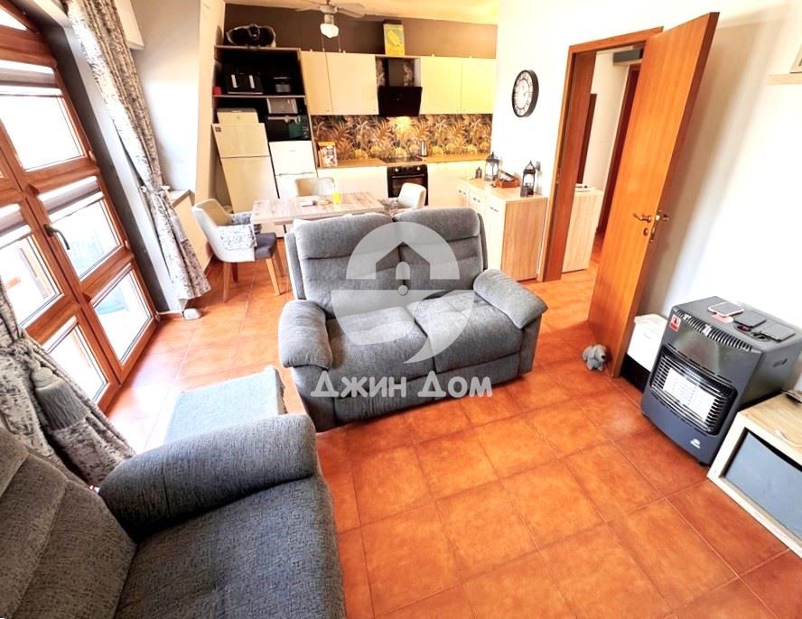 Продава се Тристаен апартамент в с. Кошарица, Област Бургас - 76 кв.м за 638 €/кв.м - Снимка #2