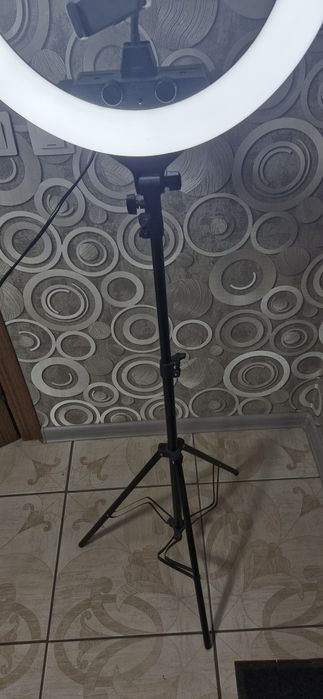 Кольцевой светильник