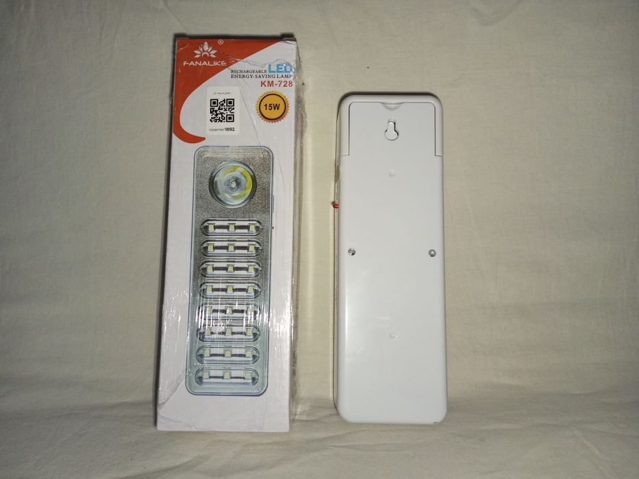 Фонарь светильник, дома похода, светит очень ярко,на аккумуляторе .