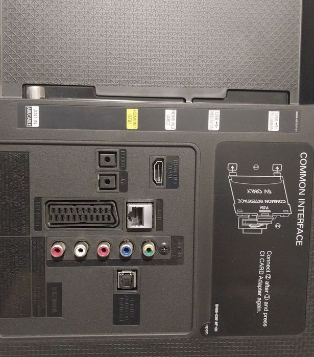 Большой смарт телевизор Samsung 122см.