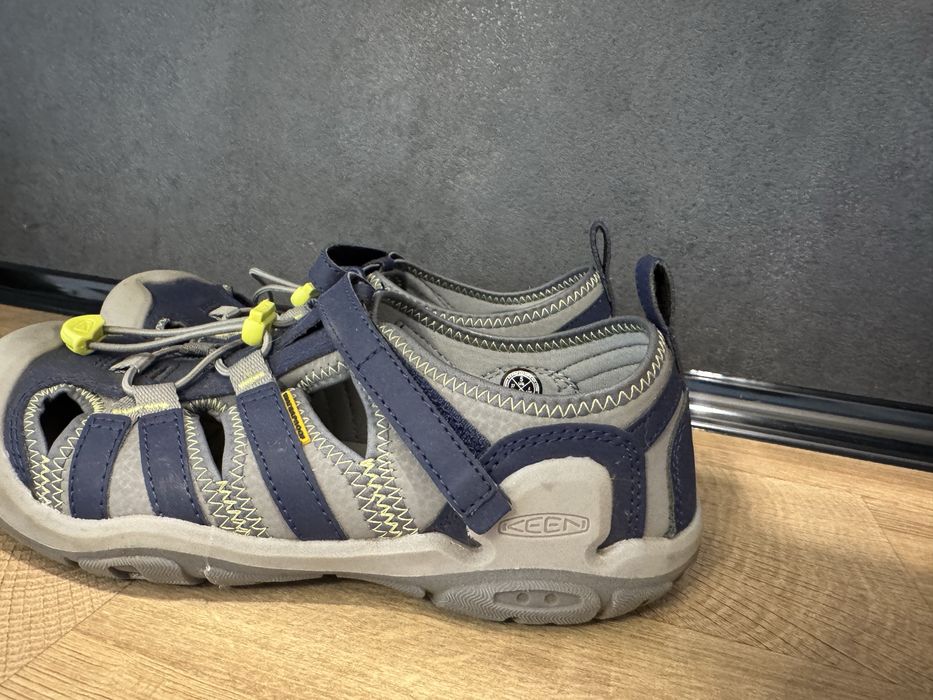 Детски сандали Keen, новер 37