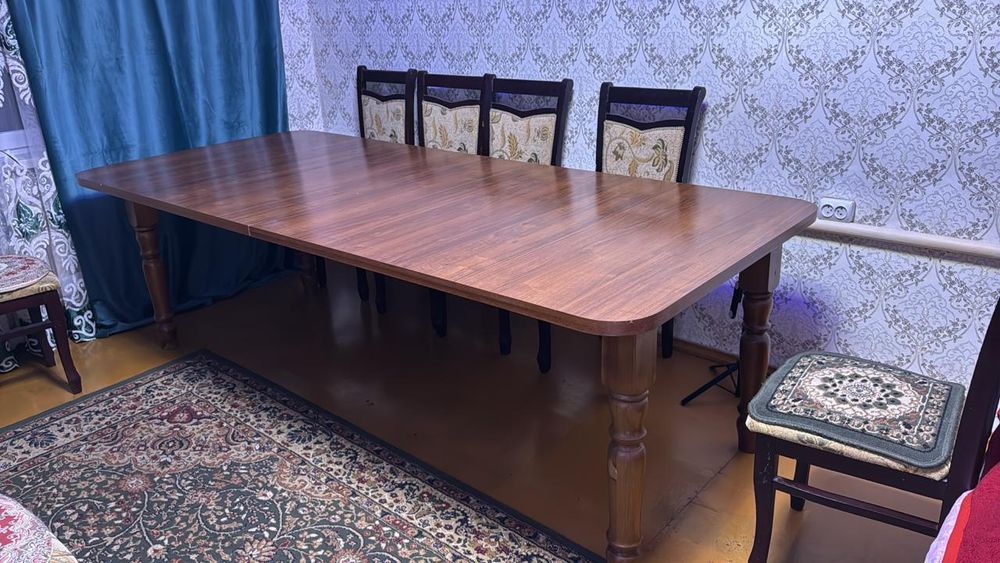 Продам стол и сулья.