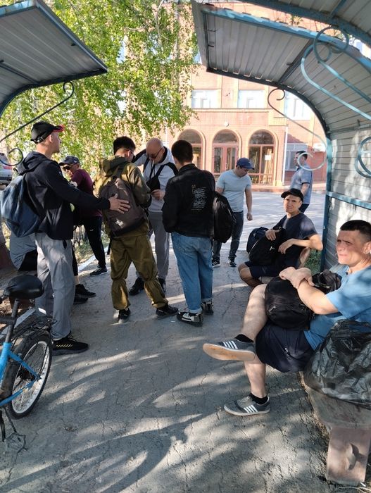 Услуги грузчиков плюс газель.