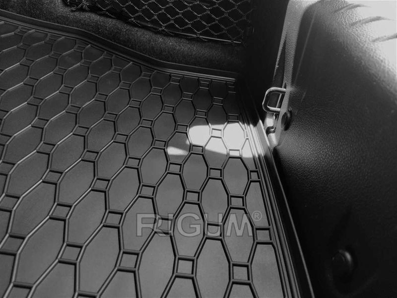 Гумени стелки или багажник BMW 1 F20 F21 от 2011 до 2019г.