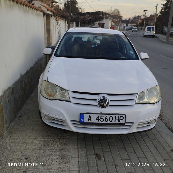 Продавам Фолксваген Голф