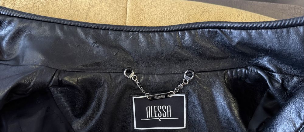 Дамско кожено яке