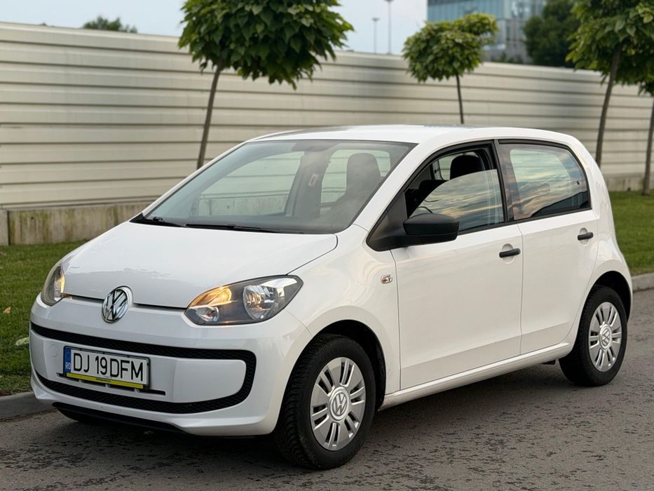 VOLKSWAGEN Up