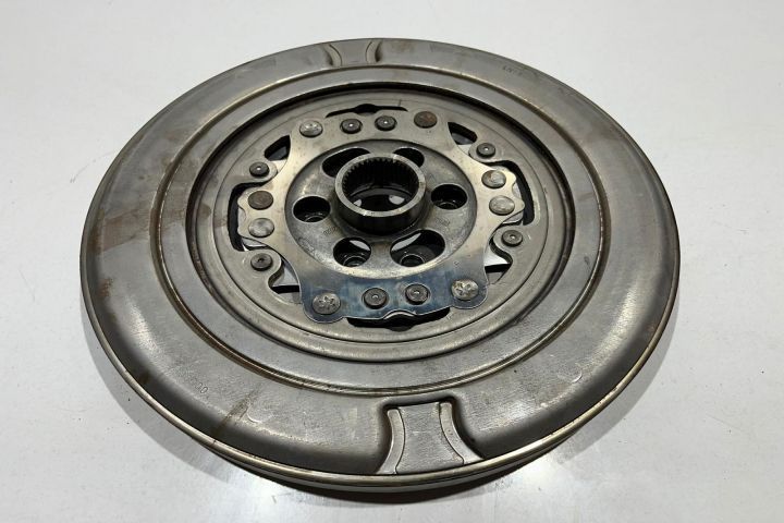 Volanta cutie automata 1.4 TSI Hybrid 04E105266AA Volkswagen VW Passa