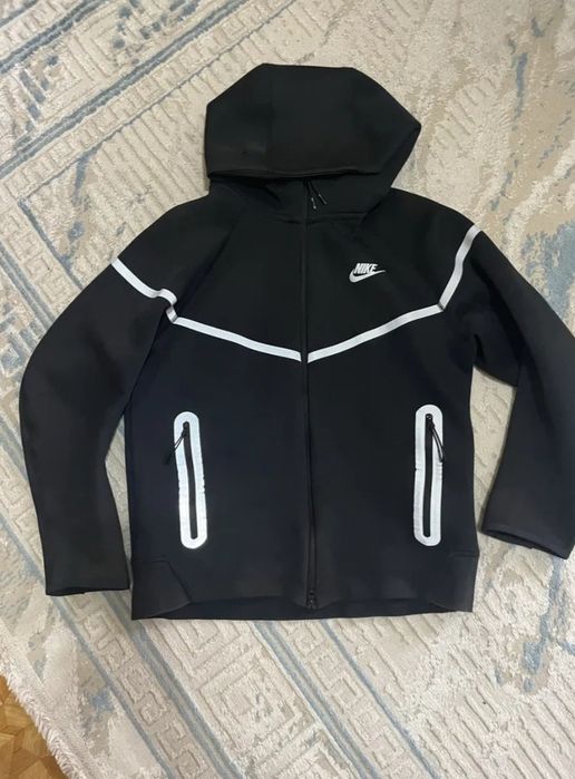 Продам Nike tech fleece reflective
