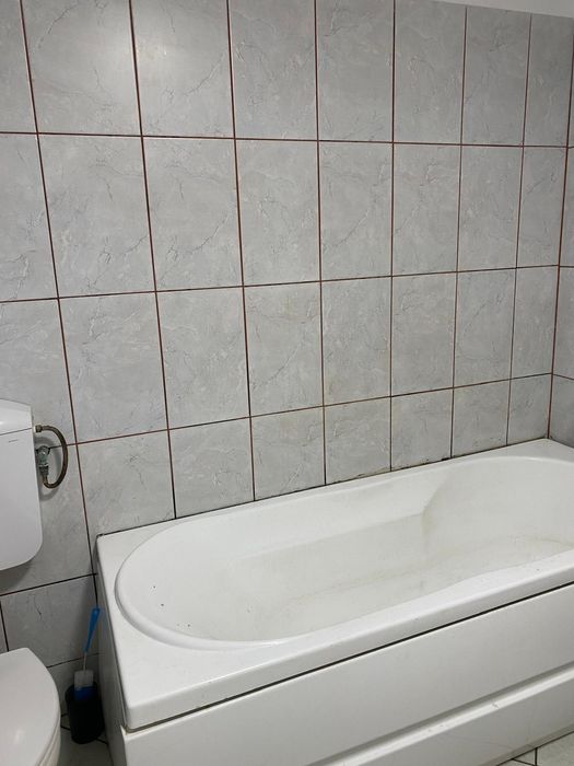 Închiriez garsoniera