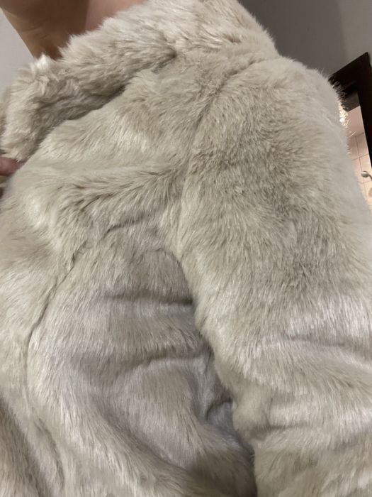 Пухено палто цвят щампанско