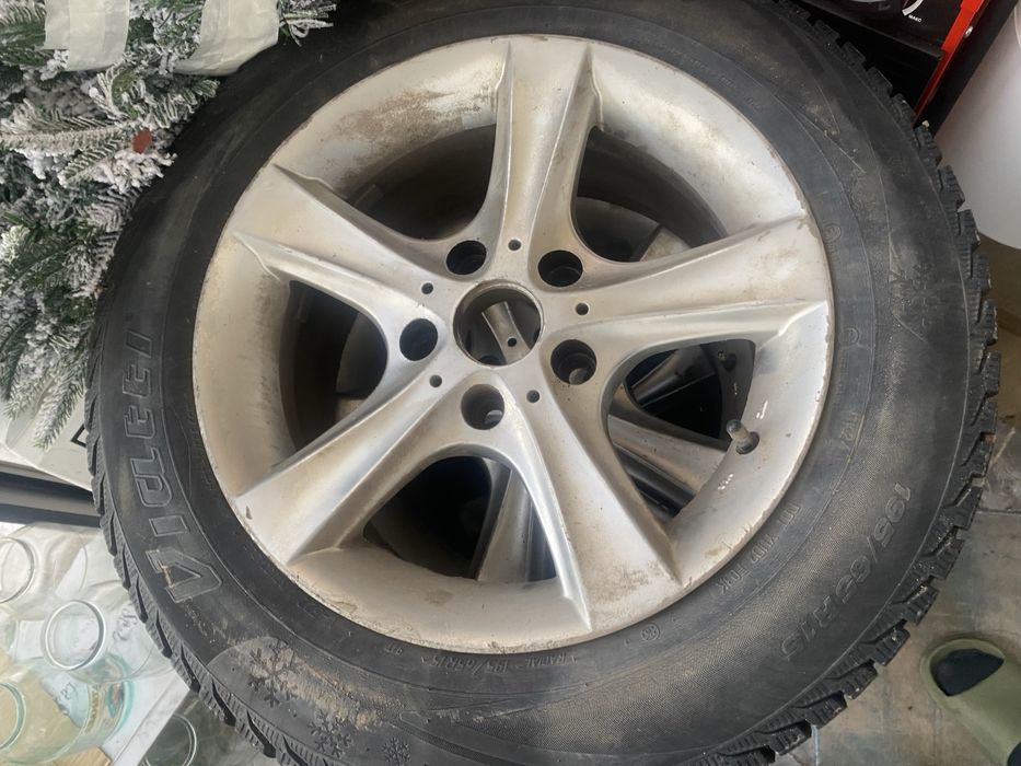 продам шины с дисками на R15