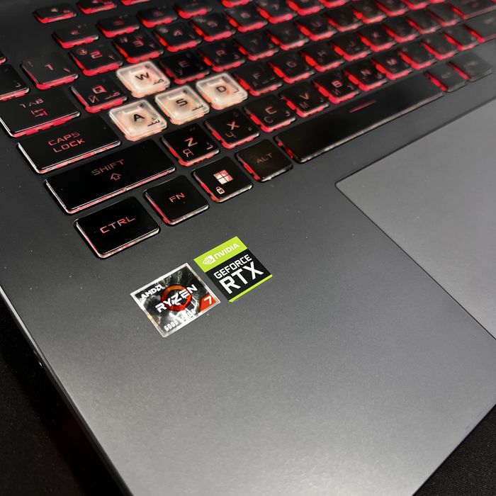 Asus ROG Strix G513R
