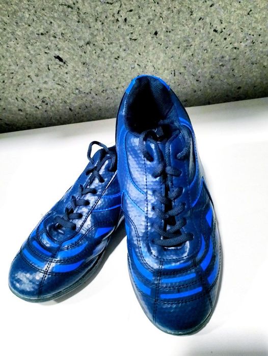 футбольные бутсы