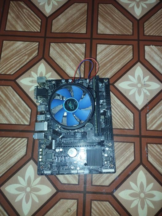 Материнская плата