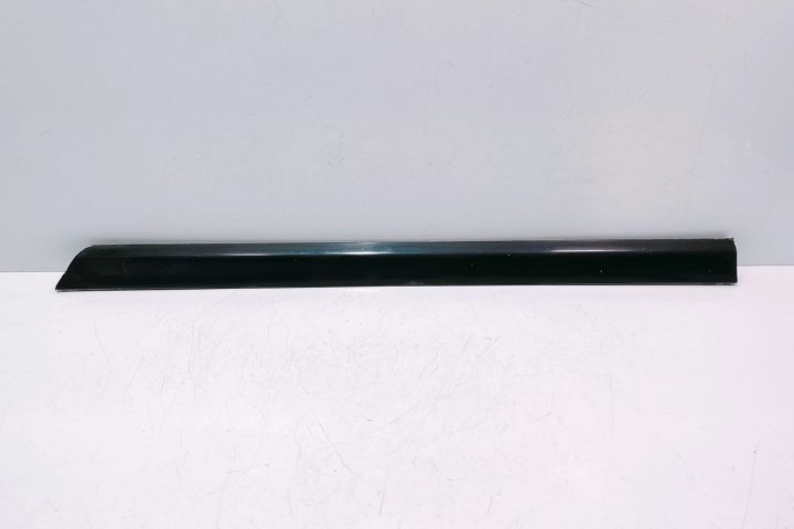 Bandou usa inferior stanga spate  3C0854949 Volkswagen VW Passat B6