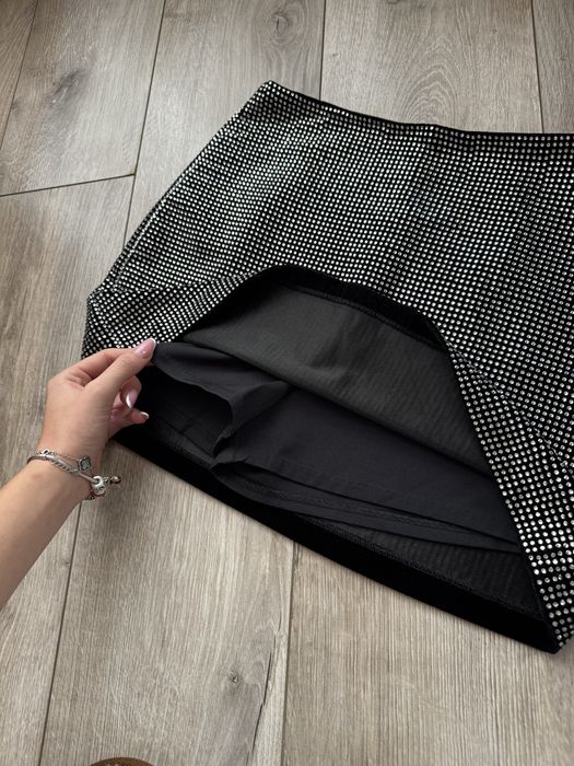 Пола с камъни