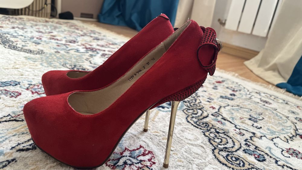 обувый 35,36,39,37размеры