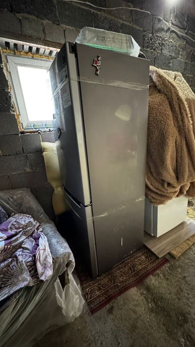 Холодильник Samsung