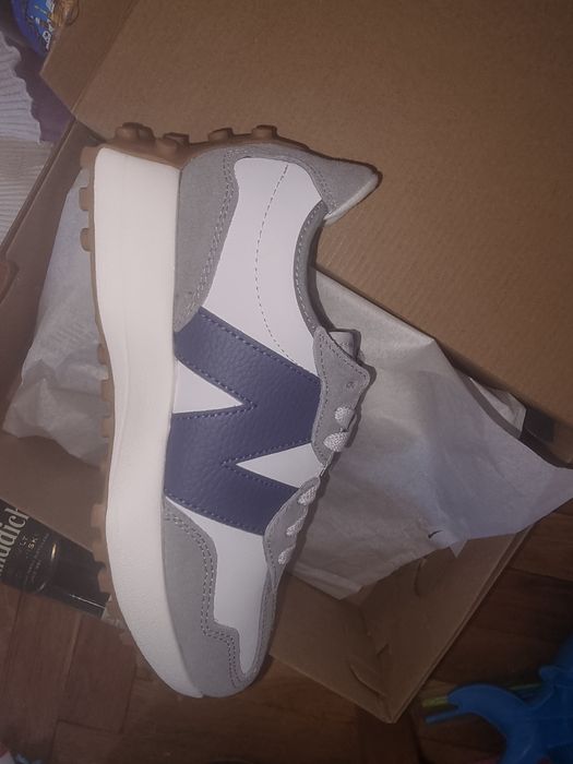 New Balance sneakers 327