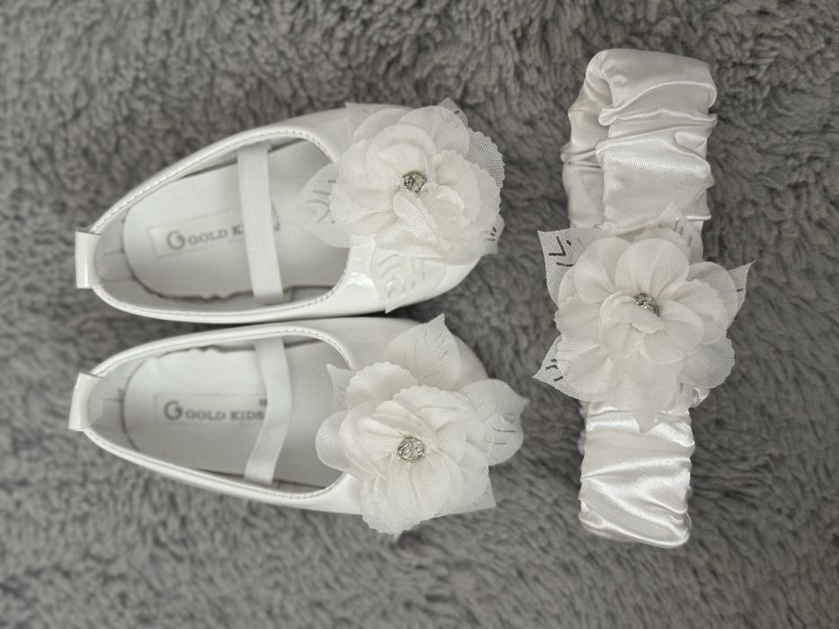 Рокля официална 6-9 месеца 74 см комплект с обувки и лента