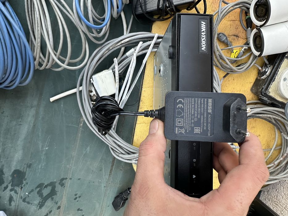 Vand kit camere supraveghere 8 camere 4k ,HikVosion