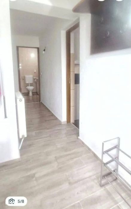 Casă cu 5 camere de închiriat, curte împrejmuită