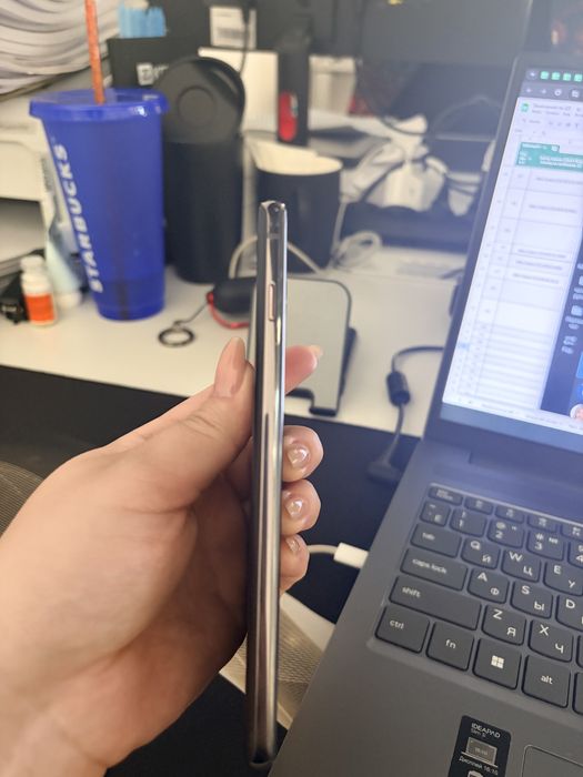 Samsung S10 продам