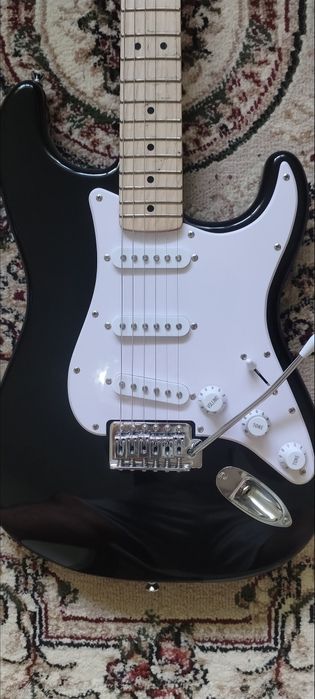 Squier Sonic Strat MN Black