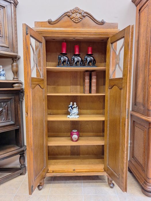 Античен шкаф - витрина