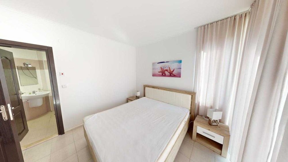Просторен тристаен апартамент в к-с „Bay View Villas“