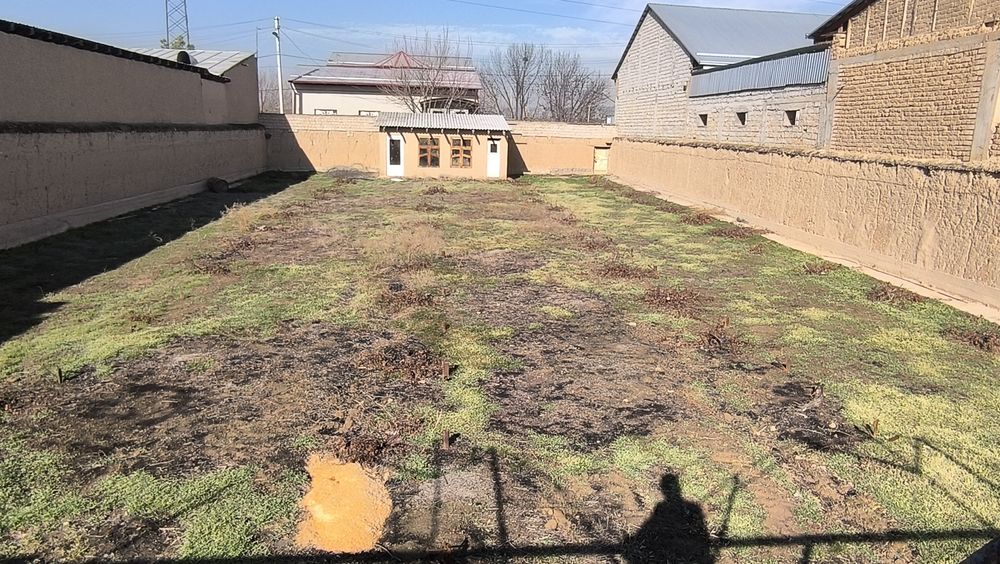 СРОЧНО Ески 16 йилликда 8сотик ер сотилади. 1 сотиги 20500 сотик