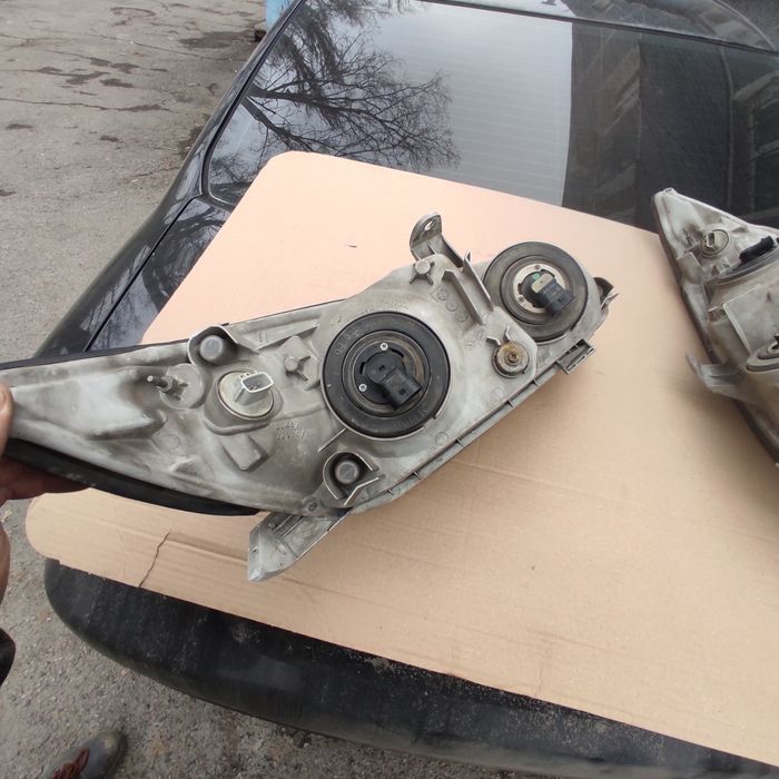 Фары на Камри 30