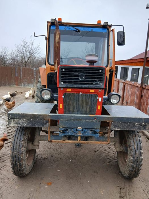 Vând tractor U650