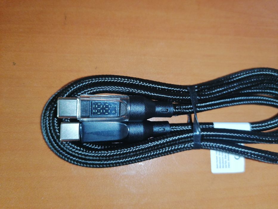 Кабел с дисплей tupe-C/tupe-C