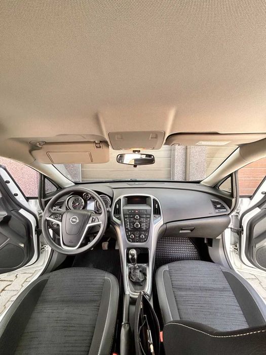 Opel Astra 1.6 CDTI Гаранция + сервизна книжка