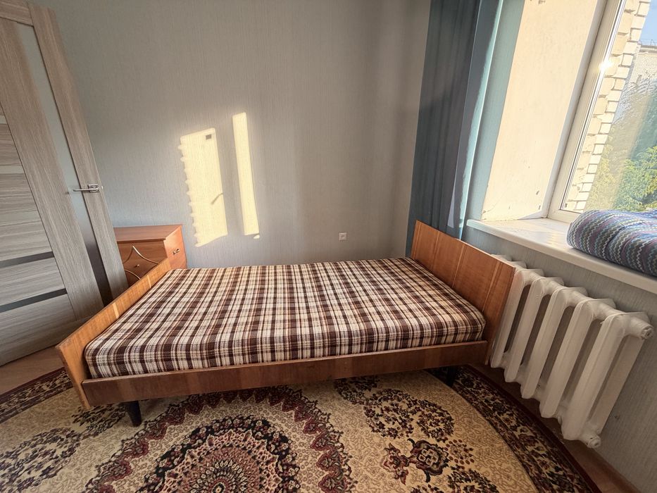 Кровать  1,5 с матрасом