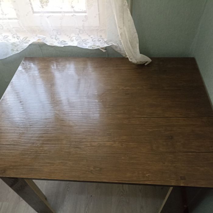 стол срочна продам