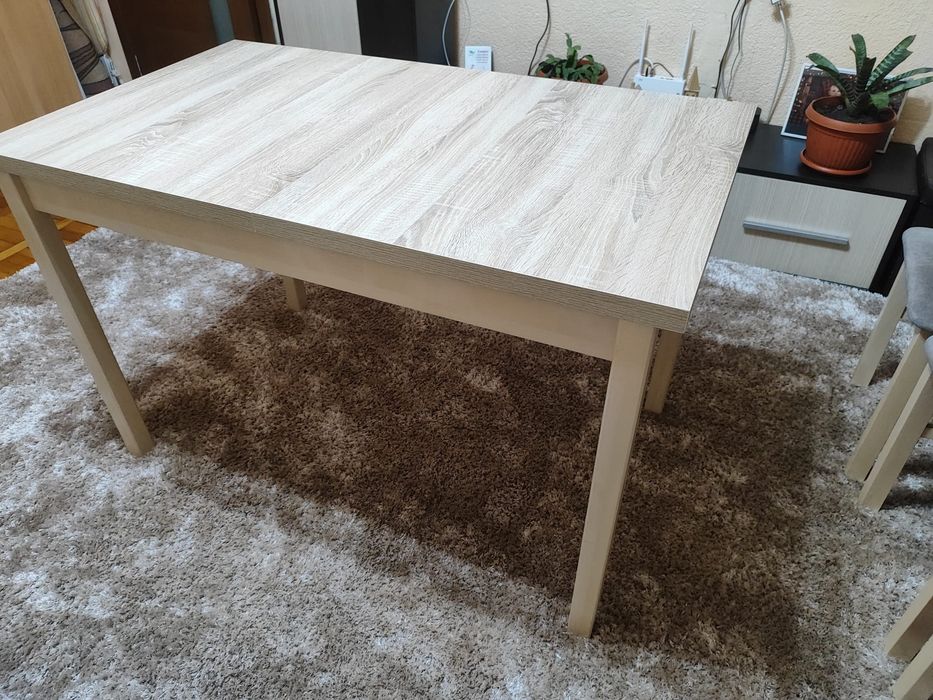 Vând masă de bucătărie 140x70 cm(extinsa) 120x70( inchisa)
