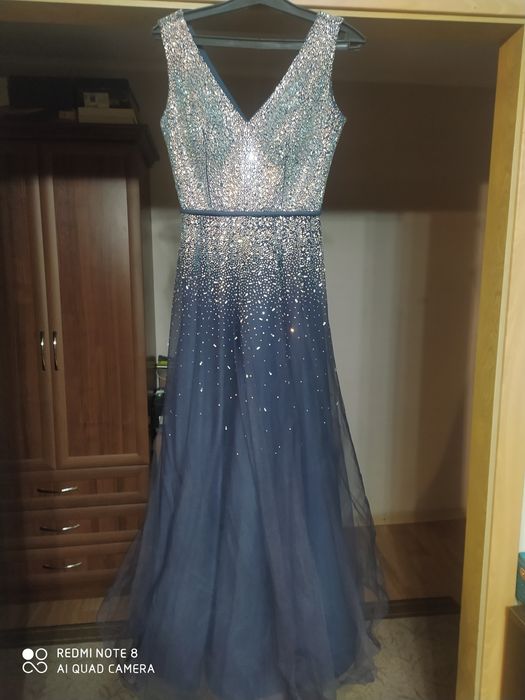 Продам красивое нарядное платье